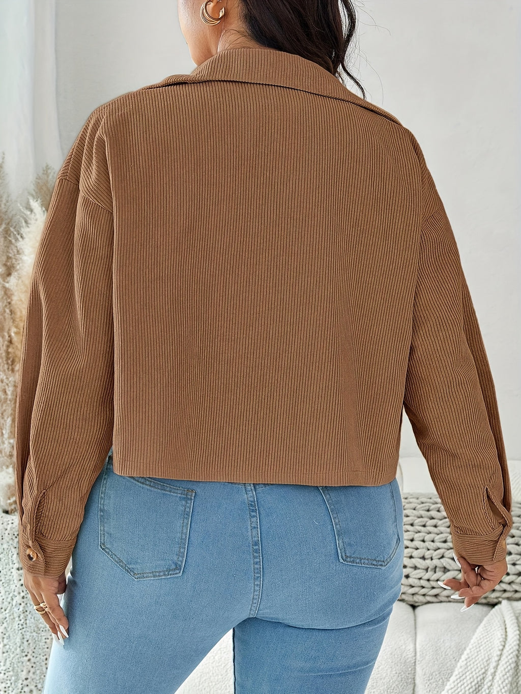 Veste courte en velours côtelé style workwear pour femme à col rabattu