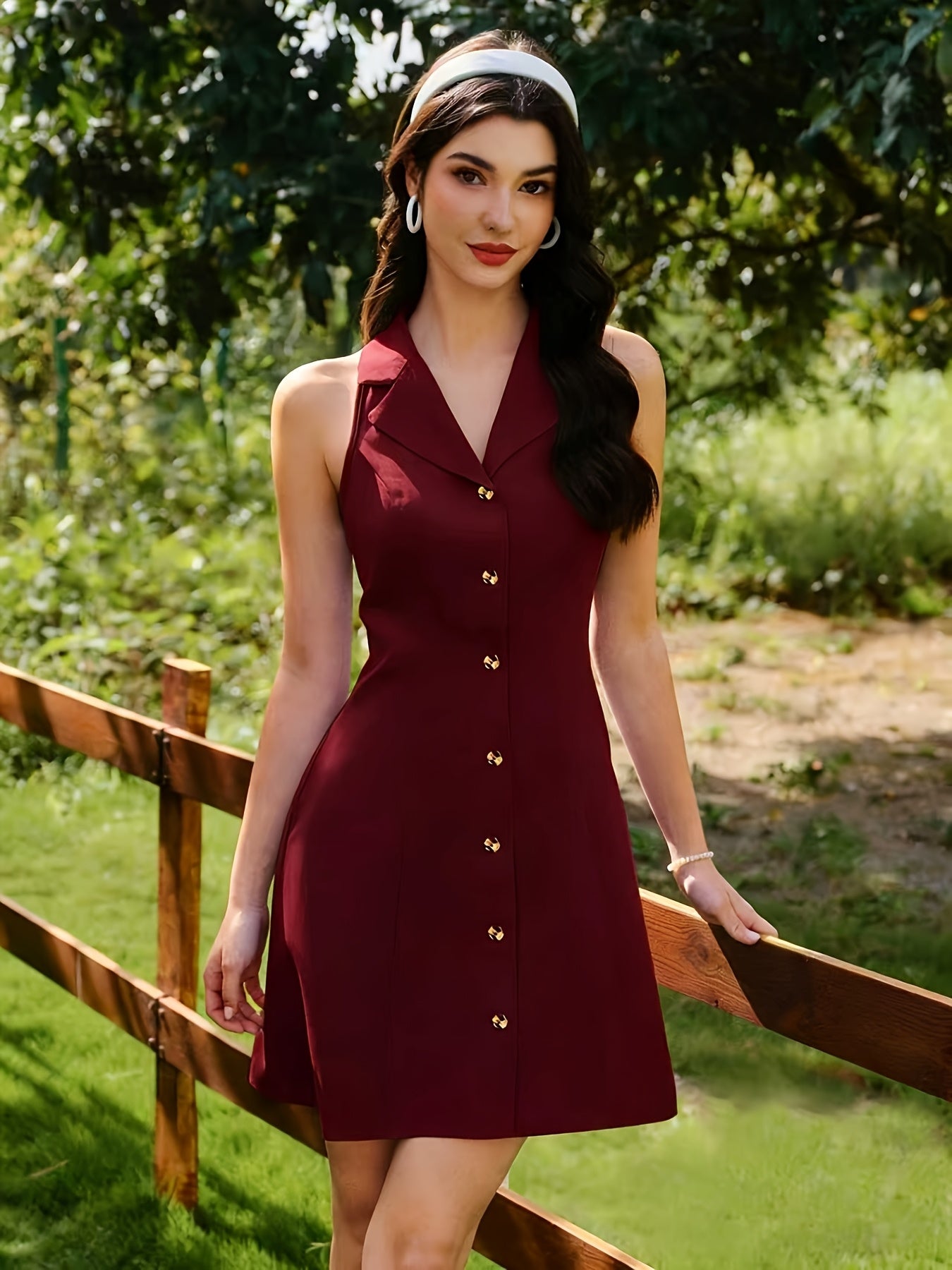 Robe soleil élégante à col V et boutons pour femme